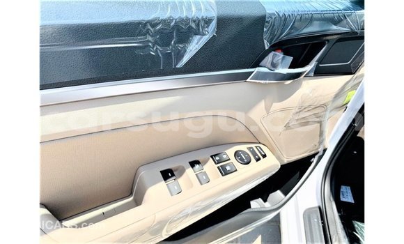 Acheter Import Voiture Hyundai Elantra Blanc à Import - Dubai, Burkina-Faso Acheter Import Voiture Hyundai Elantra Blanc à Import - Dubai, Burkina-Faso