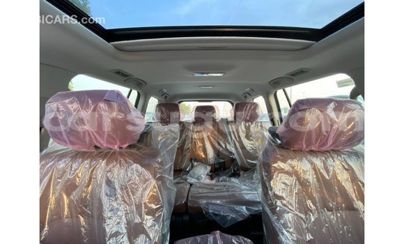 Sayi Imported Toyota DA White Babbar mota in Import - Dubai a Burkina Faso Sayi Imported Toyota DA White Babbar mota in Import - Dubai a Burkina Faso