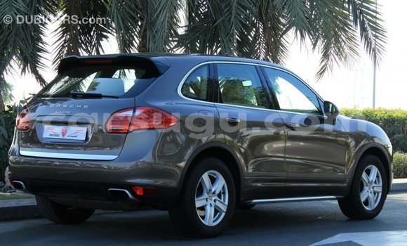 Sayi Imported Porsche Cayenne Brown Mota in Import - Dubai a Burkina Faso Sayi Imported Porsche Cayenne Brown Mota in Import - Dubai a Burkina Faso
