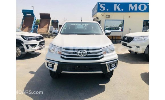 Sayi Imported Toyota Hilux White Mota in Import - Dubai a Burkina Faso Sayi Imported Toyota Hilux White Mota in Import - Dubai a Burkina Faso