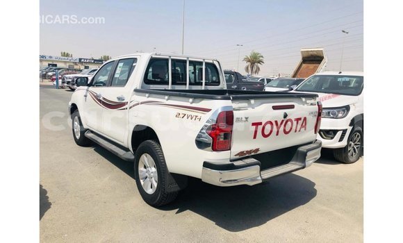 Sayi Imported Toyota Hilux White Mota in Import - Dubai a Burkina Faso Sayi Imported Toyota Hilux White Mota in Import - Dubai a Burkina Faso