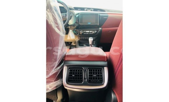 Sayi Imported Toyota Hilux White Mota in Import - Dubai a Burkina Faso Sayi Imported Toyota Hilux White Mota in Import - Dubai a Burkina Faso