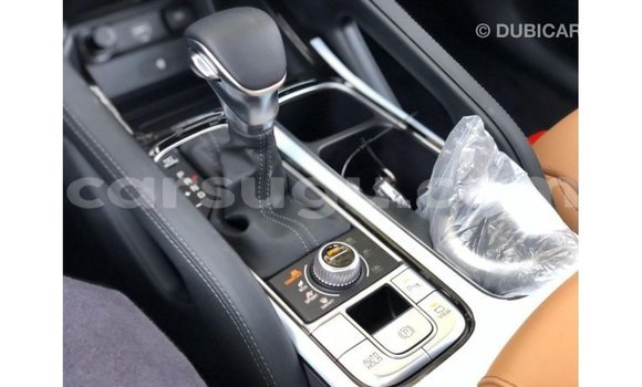 Acheter Import Voiture Kia Carens Blanc à Import - Dubai, Burkina-Faso Acheter Import Voiture Kia Carens Blanc à Import - Dubai, Burkina-Faso