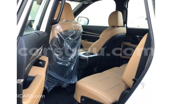 Acheter Import Voiture Kia Carens Blanc à Import - Dubai, Burkina-Faso Acheter Import Voiture Kia Carens Blanc à Import - Dubai, Burkina-Faso