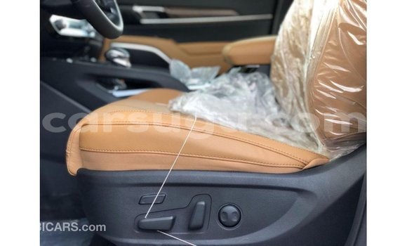 Acheter Import Voiture Kia Carens Blanc à Import - Dubai, Burkina-Faso Acheter Import Voiture Kia Carens Blanc à Import - Dubai, Burkina-Faso