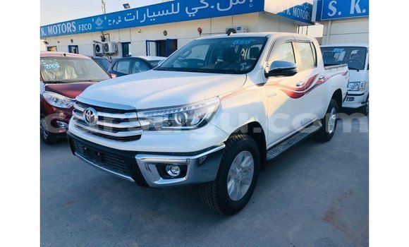 Sayi Imported Toyota Hilux White Mota in Import - Dubai a Burkina Faso Sayi Imported Toyota Hilux White Mota in Import - Dubai a Burkina Faso