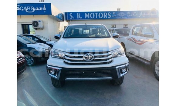Sayi Imported Toyota Hilux White Mota in Import - Dubai a Burkina Faso Sayi Imported Toyota Hilux White Mota in Import - Dubai a Burkina Faso