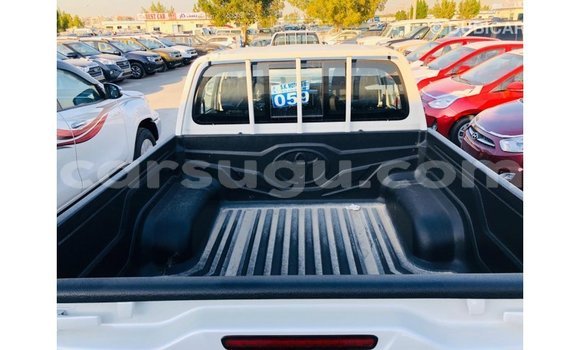 Sayi Imported Toyota Hilux White Mota in Import - Dubai a Burkina Faso Sayi Imported Toyota Hilux White Mota in Import - Dubai a Burkina Faso