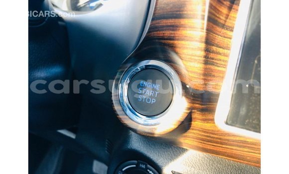 Sayi Imported Toyota Hilux White Mota in Import - Dubai a Burkina Faso Sayi Imported Toyota Hilux White Mota in Import - Dubai a Burkina Faso