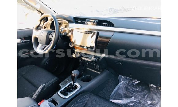 Sayi Imported Toyota Hilux White Mota in Import - Dubai a Burkina Faso Sayi Imported Toyota Hilux White Mota in Import - Dubai a Burkina Faso
