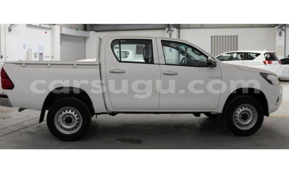 Acheter Import Voiture Toyota Hilux Blanc à Import - Dubai, Burkina-Faso Acheter Import Voiture Toyota Hilux Blanc à Import - Dubai, Burkina-Faso
