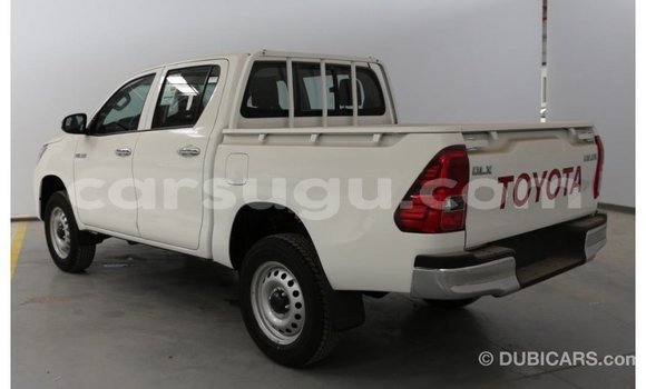 Acheter Import Voiture Toyota Hilux Blanc à Import - Dubai, Burkina-Faso Acheter Import Voiture Toyota Hilux Blanc à Import - Dubai, Burkina-Faso