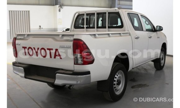 Acheter Import Voiture Toyota Hilux Blanc à Import - Dubai, Burkina-Faso Acheter Import Voiture Toyota Hilux Blanc à Import - Dubai, Burkina-Faso