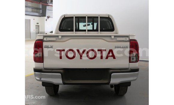Acheter Import Voiture Toyota Hilux Blanc à Import - Dubai, Burkina-Faso Acheter Import Voiture Toyota Hilux Blanc à Import - Dubai, Burkina-Faso