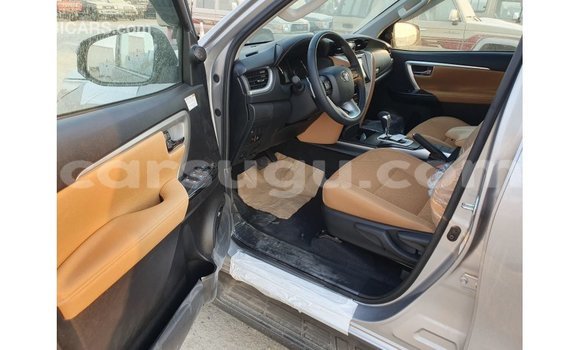 Acheter Import Voiture Toyota Fortuner Autre à Import - Dubai, Burkina-Faso Acheter Import Voiture Toyota Fortuner Autre à Import - Dubai, Burkina-Faso