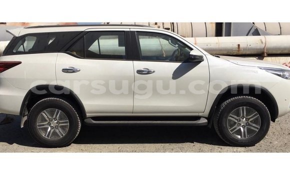 Acheter Import Voiture Toyota Fortuner Blanc à Import - Dubai, Burkina-Faso Acheter Import Voiture Toyota Fortuner Blanc à Import - Dubai, Burkina-Faso