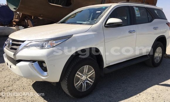 Acheter Import Voiture Toyota Fortuner Blanc à Import - Dubai, Burkina-Faso Acheter Import Voiture Toyota Fortuner Blanc à Import - Dubai, Burkina-Faso