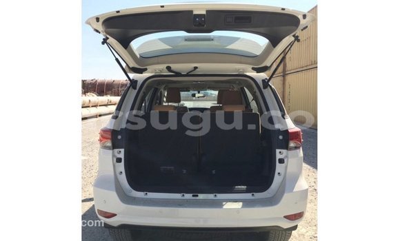 Acheter Import Voiture Toyota Fortuner Blanc à Import - Dubai, Burkina-Faso Acheter Import Voiture Toyota Fortuner Blanc à Import - Dubai, Burkina-Faso