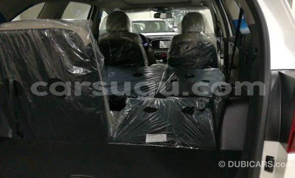 Acheter Import Voiture Kia Sorento Blanc à Import - Dubai, Burkina-Faso Acheter Import Voiture Kia Sorento Blanc à Import - Dubai, Burkina-Faso