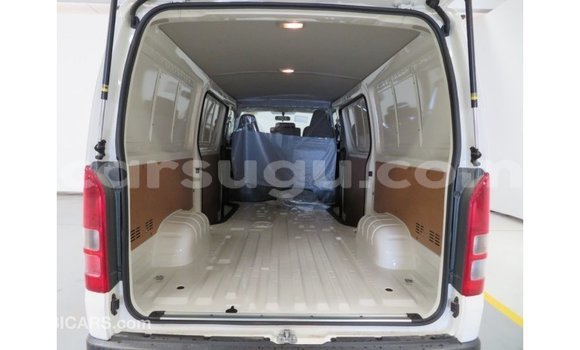 Acheter Import Voiture Toyota Hiace Blanc à Import - Dubai, Burkina-Faso Acheter Import Voiture Toyota Hiace Blanc à Import - Dubai, Burkina-Faso