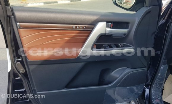 Acheter Import Voiture Toyota Land Cruiser Noir à Import - Dubai, Burkina-Faso Acheter Import Voiture Toyota Land Cruiser Noir à Import - Dubai, Burkina-Faso