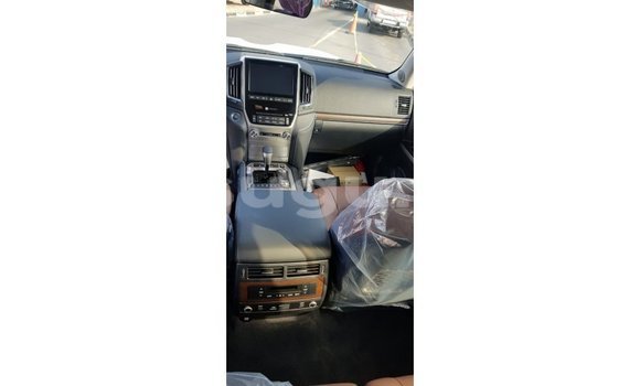 Acheter Import Voiture Toyota Land Cruiser Noir à Import - Dubai, Burkina-Faso Acheter Import Voiture Toyota Land Cruiser Noir à Import - Dubai, Burkina-Faso