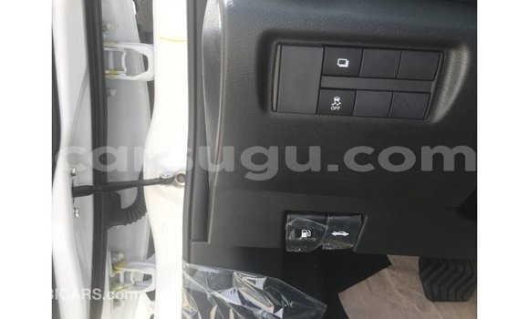 Acheter Import Voiture Nissan Sunny Blanc à Import - Dubai, Burkina-Faso Acheter Import Voiture Nissan Sunny Blanc à Import - Dubai, Burkina-Faso