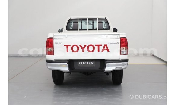 Acheter Import Voiture Toyota Hilux Blanc à Import - Dubai, Burkina-Faso Acheter Import Voiture Toyota Hilux Blanc à Import - Dubai, Burkina-Faso