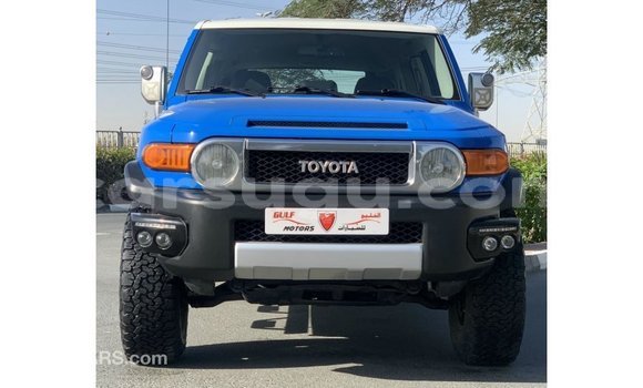 Acheter Import Voiture Toyota FJ Cruiser Bleu à Import - Dubai, Burkina-Faso Acheter Import Voiture Toyota FJ Cruiser Bleu à Import - Dubai, Burkina-Faso