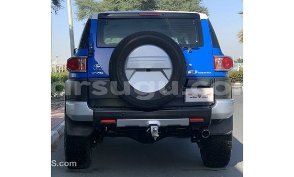 Acheter Import Voiture Toyota FJ Cruiser Bleu à Import - Dubai, Burkina-Faso Acheter Import Voiture Toyota FJ Cruiser Bleu à Import - Dubai, Burkina-Faso