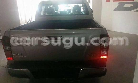Acheter Neuf Voiture Isuzu D–MAX Marron à Ouagadougou, Burkina-Faso Acheter Neuf Voiture Isuzu D–MAX Marron à Ouagadougou, Burkina-Faso