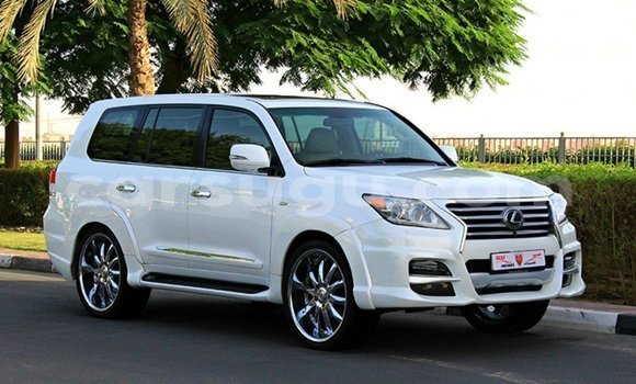Acheter Import Voiture Lexus LX Blanc à Import - Dubai, Burkina-Faso Acheter Import Voiture Lexus LX Blanc à Import - Dubai, Burkina-Faso