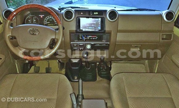 Acheter Import Voiture Toyota Land Cruiser Beige à Import - Dubai, Burkina-Faso Acheter Import Voiture Toyota Land Cruiser Beige à Import - Dubai, Burkina-Faso