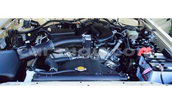 Acheter Import Voiture Toyota Land Cruiser Beige à Import - Dubai, Burkina-Faso Acheter Import Voiture Toyota Land Cruiser Beige à Import - Dubai, Burkina-Faso