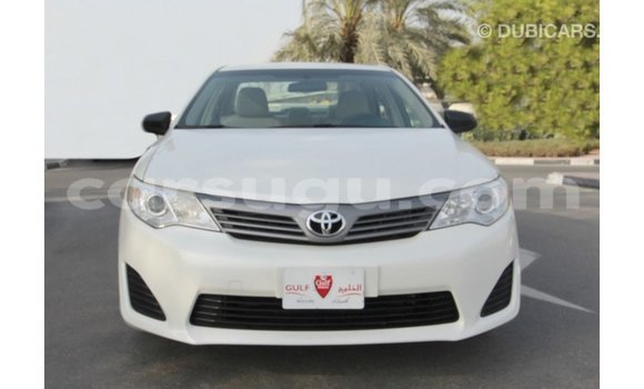 Acheter Import Voiture Toyota Camry Blanc à Import - Dubai, Burkina-Faso Acheter Import Voiture Toyota Camry Blanc à Import - Dubai, Burkina-Faso