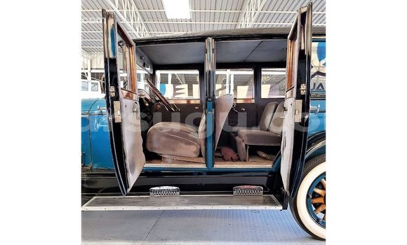 Sayi Imported Buick Electra Blue Mota in Import - Dubai a Burkina Faso Sayi Imported Buick Electra Blue Mota in Import - Dubai a Burkina Faso