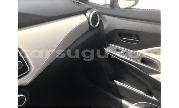 Acheter Import Voiture Nissan Sunny Blanc à Import - Dubai, Burkina-Faso Acheter Import Voiture Nissan Sunny Blanc à Import - Dubai, Burkina-Faso