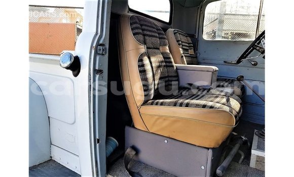 Sayi Imported Ford AEV AMBULANCE White Babbar mota in Import - Dubai a Burkina Faso Sayi Imported Ford AEV AMBULANCE White Babbar mota in Import - Dubai a Burkina Faso