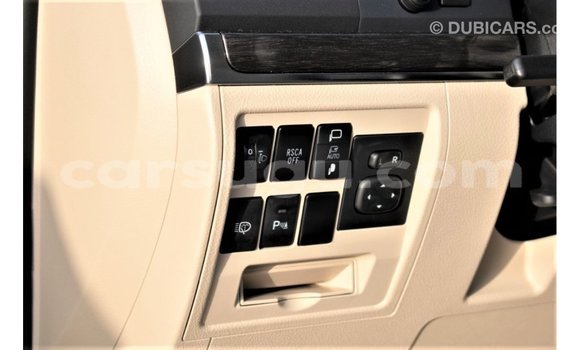 Acheter Import Voiture Toyota Land Cruiser Noir à Import - Dubai, Burkina-Faso Acheter Import Voiture Toyota Land Cruiser Noir à Import - Dubai, Burkina-Faso