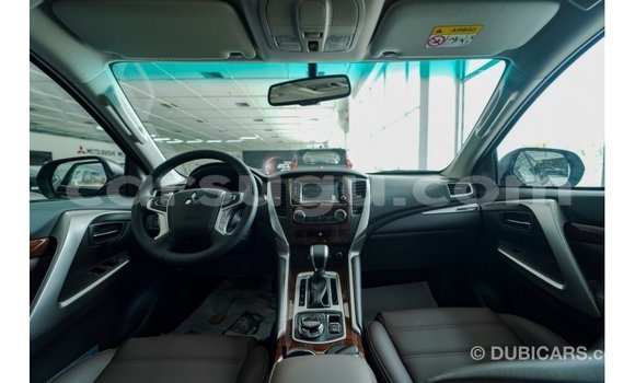 Acheter Import Voiture Mitsubishi Montero Noir à Import - Dubai, Burkina-Faso Acheter Import Voiture Mitsubishi Montero Noir à Import - Dubai, Burkina-Faso