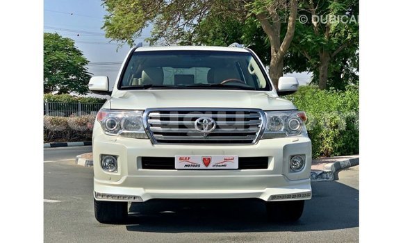 Acheter Import Voiture Toyota Land Cruiser Blanc à Import - Dubai, Burkina-Faso Acheter Import Voiture Toyota Land Cruiser Blanc à Import - Dubai, Burkina-Faso