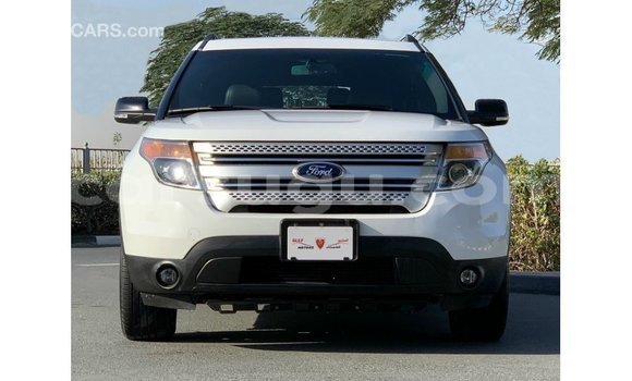 Sayi Imported Ford Explorer White Mota in Import - Dubai a Burkina Faso Sayi Imported Ford Explorer White Mota in Import - Dubai a Burkina Faso