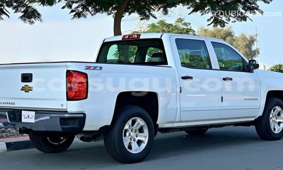 Acheter Import Voiture Chevrolet Silverado Blanc à Import - Dubai, Burkina-Faso Acheter Import Voiture Chevrolet Silverado Blanc à Import - Dubai, Burkina-Faso