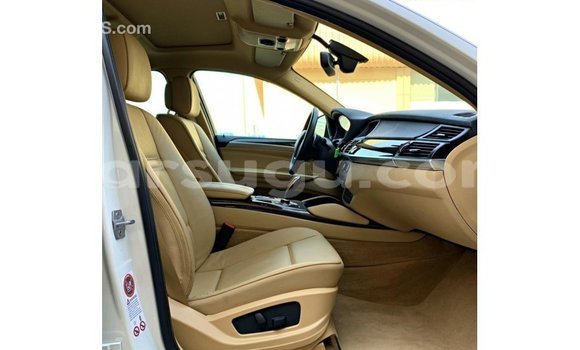 Sayi Imported BMW X6 White Mota in Import - Dubai a Burkina Faso Sayi Imported BMW X6 White Mota in Import - Dubai a Burkina Faso