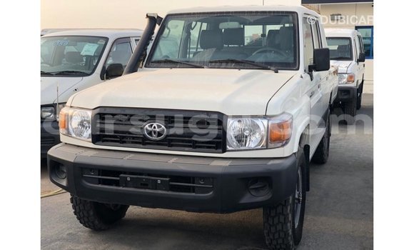 Acheter Import Voiture Toyota Land Cruiser Blanc à Import - Dubai, Burkina-Faso Acheter Import Voiture Toyota Land Cruiser Blanc à Import - Dubai, Burkina-Faso