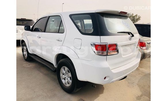 Sayi Imported Toyota Fortuner White Mota in Import - Dubai a Burkina Faso Sayi Imported Toyota Fortuner White Mota in Import - Dubai a Burkina Faso