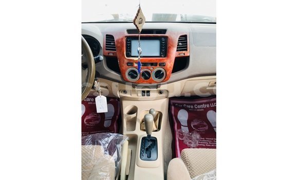 Sayi Imported Toyota Fortuner White Mota in Import - Dubai a Burkina Faso Sayi Imported Toyota Fortuner White Mota in Import - Dubai a Burkina Faso