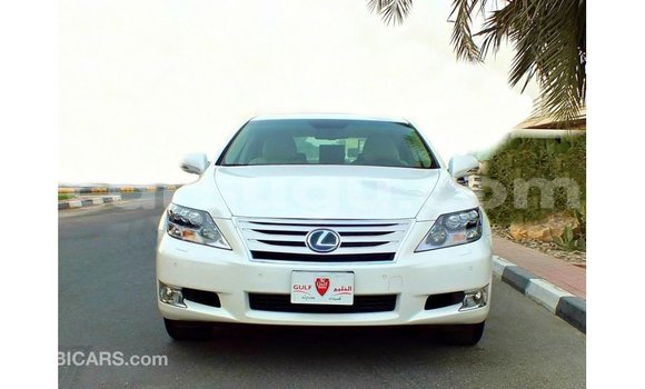 Sayi Imported Lexus LS White Mota in Import - Dubai a Burkina Faso Sayi Imported Lexus LS White Mota in Import - Dubai a Burkina Faso