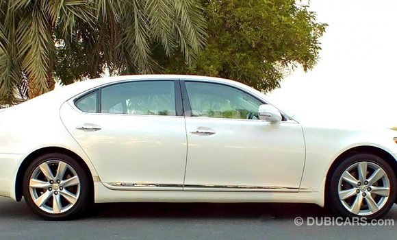Sayi Imported Lexus LS White Mota in Import - Dubai a Burkina Faso Sayi Imported Lexus LS White Mota in Import - Dubai a Burkina Faso
