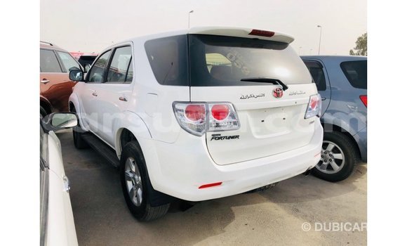 Sayi Imported Toyota Fortuner White Mota in Import - Dubai a Burkina Faso Sayi Imported Toyota Fortuner White Mota in Import - Dubai a Burkina Faso